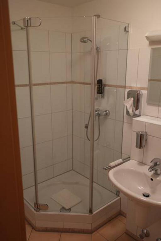 Hotel Jahnhaus Langenfeld  Bilik gambar