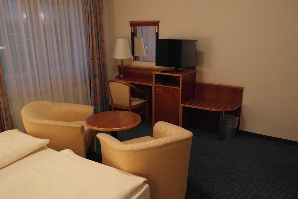 Hotel Jahnhaus Langenfeld  Bilik gambar